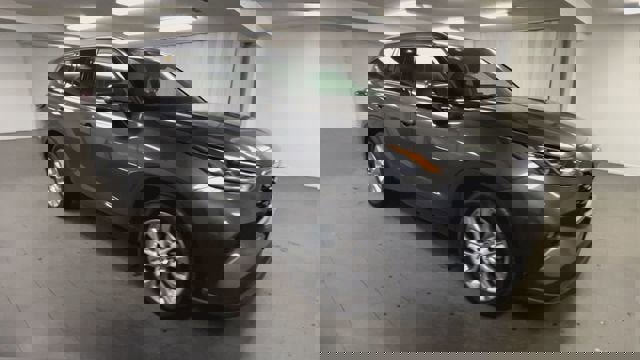 Used 2024 Toyota Highlander Limited image 2