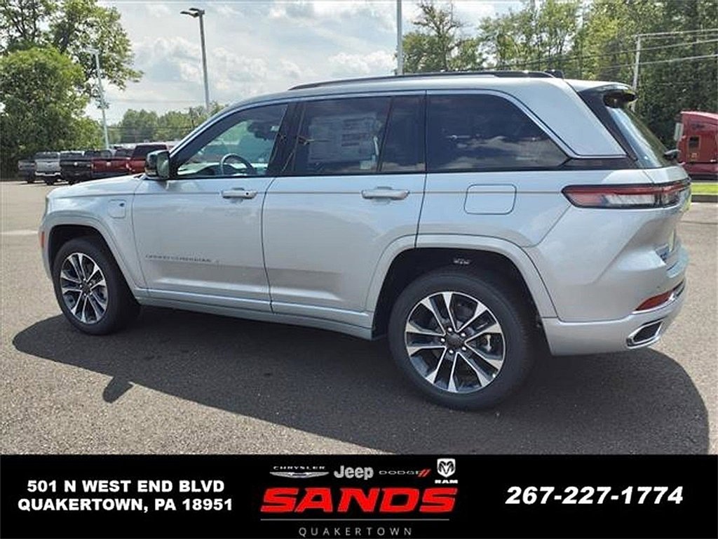 New 2023 Jeep Grand Cherokee Overland w/ Luxury Tech Group IV image 5