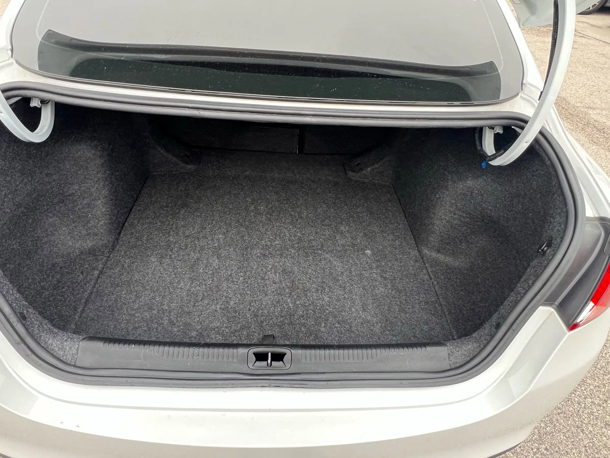 Used 2015 Chrysler 200 S w/ Navigation & Sound Group I image 29