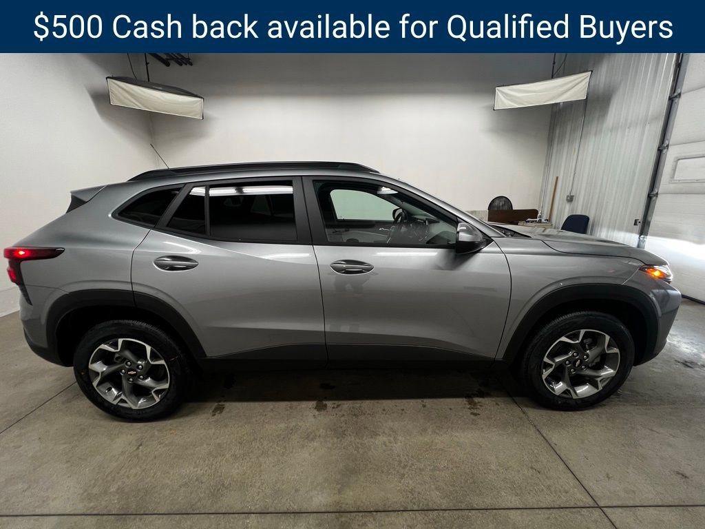 New 2026 Chevrolet Trax LT w/ Driver Confidence Package image 2