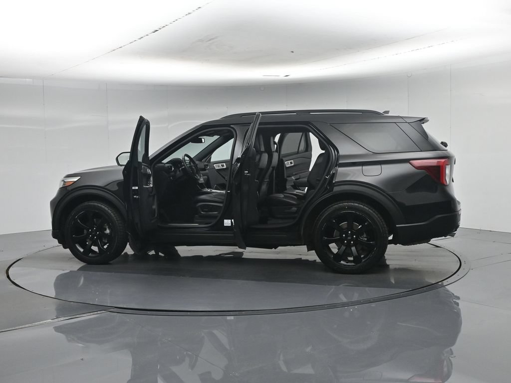 Certified 2023 Ford Explorer ST-Line w/ Class IV Trailer Tow Package RWD image 40