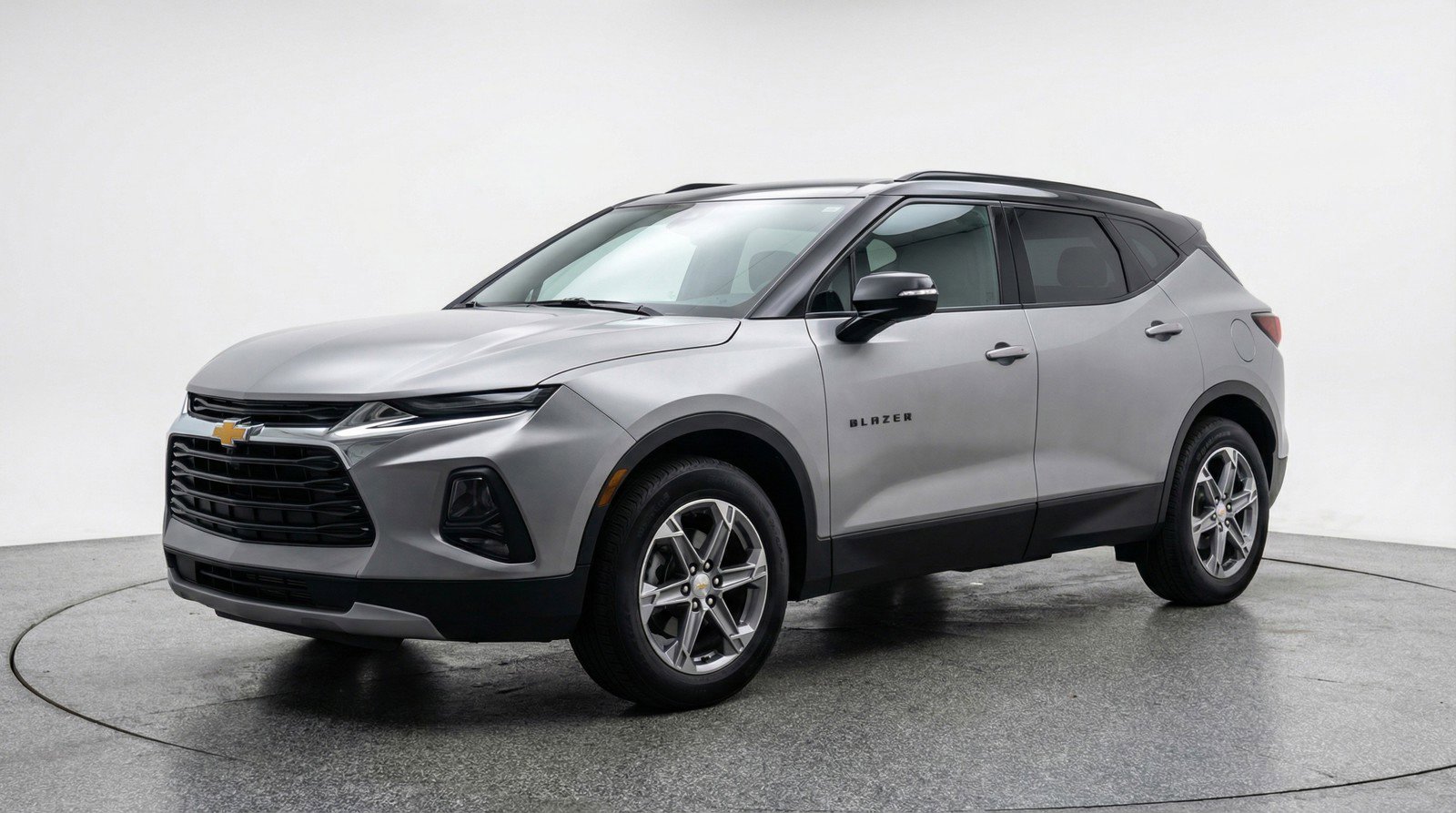 Used 2025 Chevrolet Blazer LT image 3