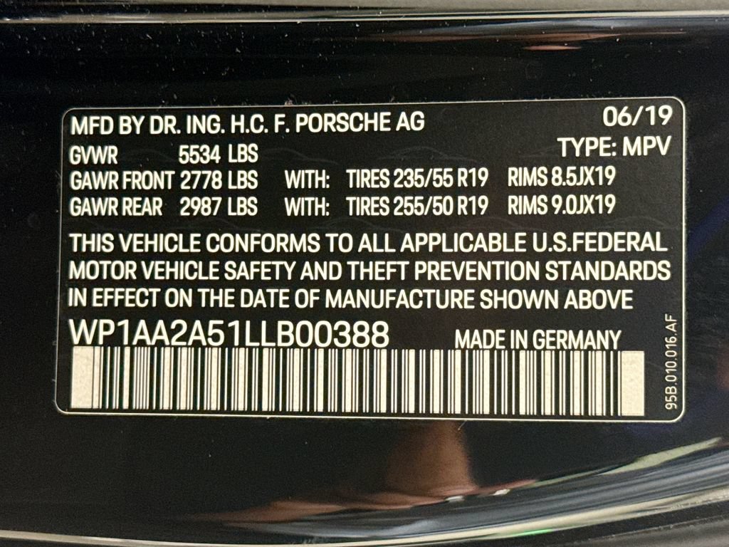 Certified 2020 Porsche Macan AWD/4WD image 35