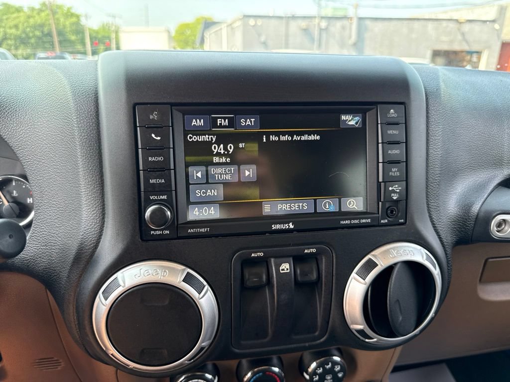 Used 2015 Jeep Wrangler Sahara w/ Connectivity Group AWD/4WD image 30