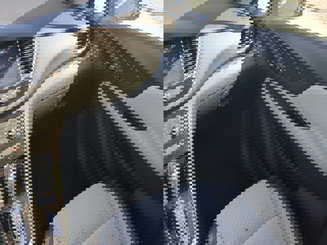 Used 2021 Buick Encore Preferred image 17