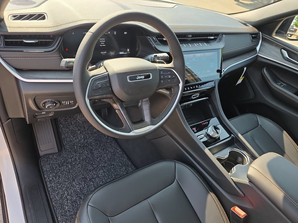 New 2026 Jeep Grand Cherokee L Limited AWD/4WD image 18