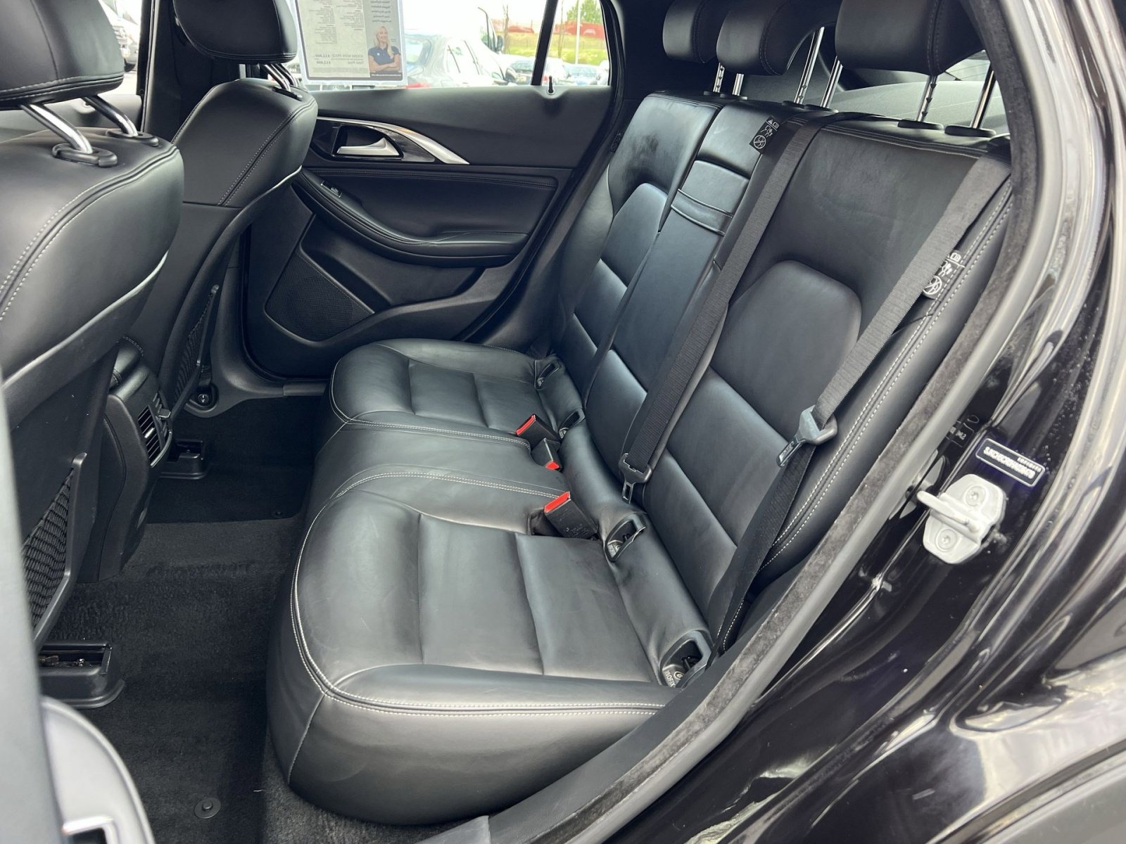 Used 2017 INFINITI QX30 AWD image 22