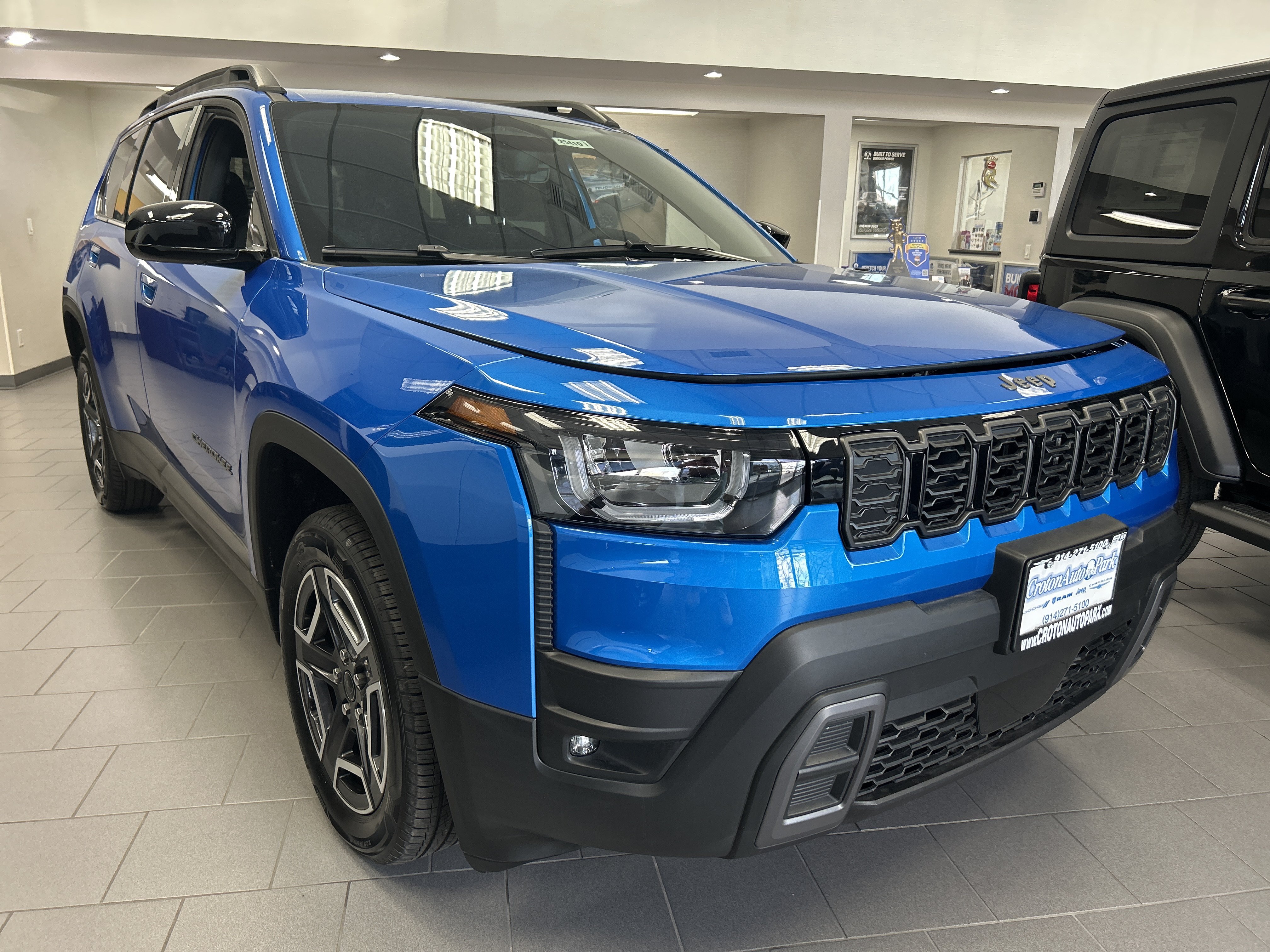 New 2026 Jeep Cherokee Laredo AWD/4WD image 3