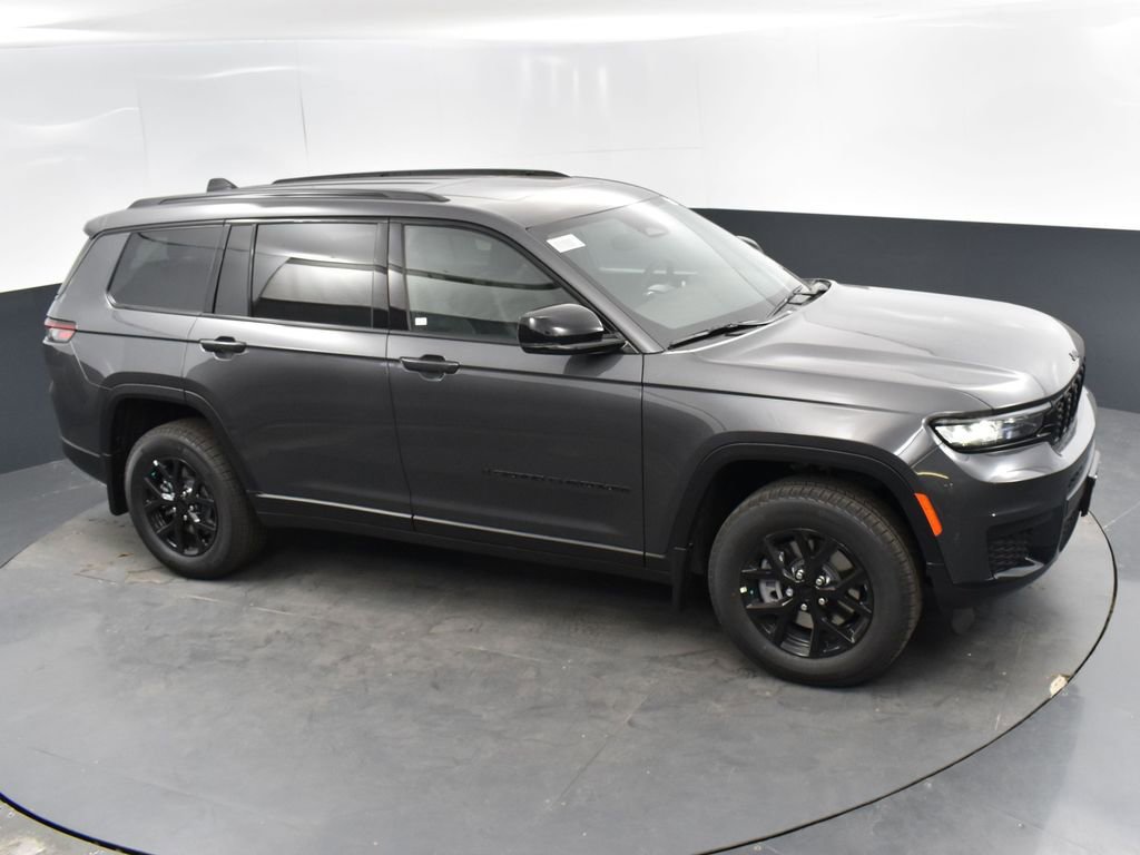 Used 2025 Jeep Grand Cherokee L Altitude image 40