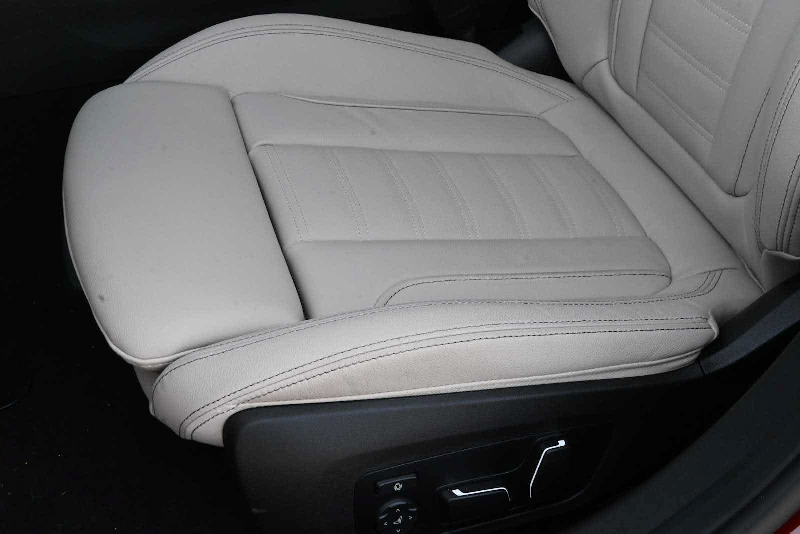Used 2026 BMW 330i Sedan w/ M Sport Package RWD image 20