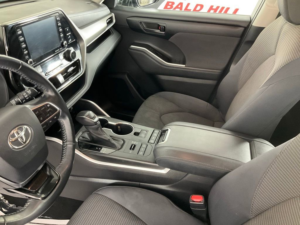 Used 2021 Toyota Highlander LE image 13