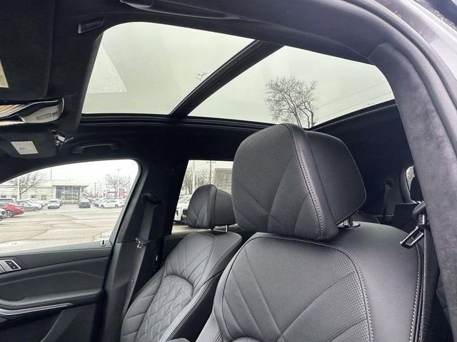 Certified 2025 BMW X7 xDrive40i w/ M Sport Package image 29