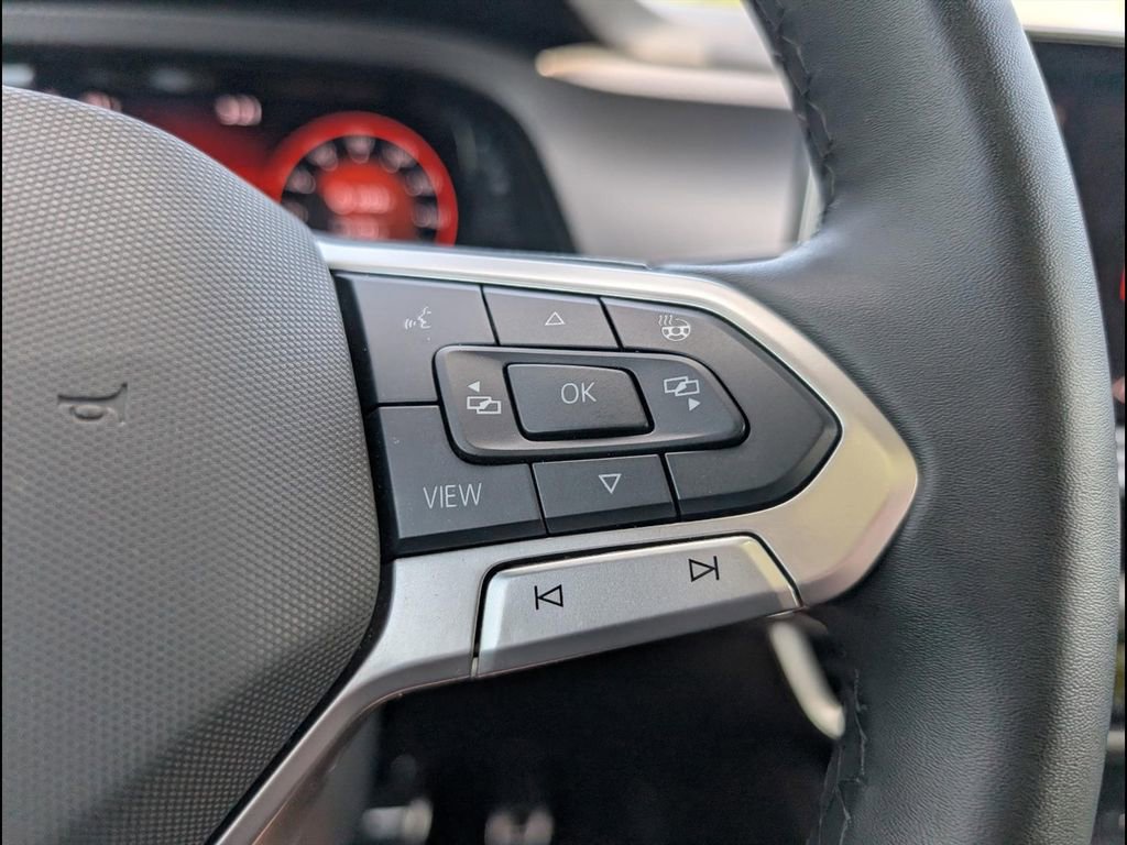 Used 2024 Volkswagen Atlas Peak Edition SE AWD/4WD image 15