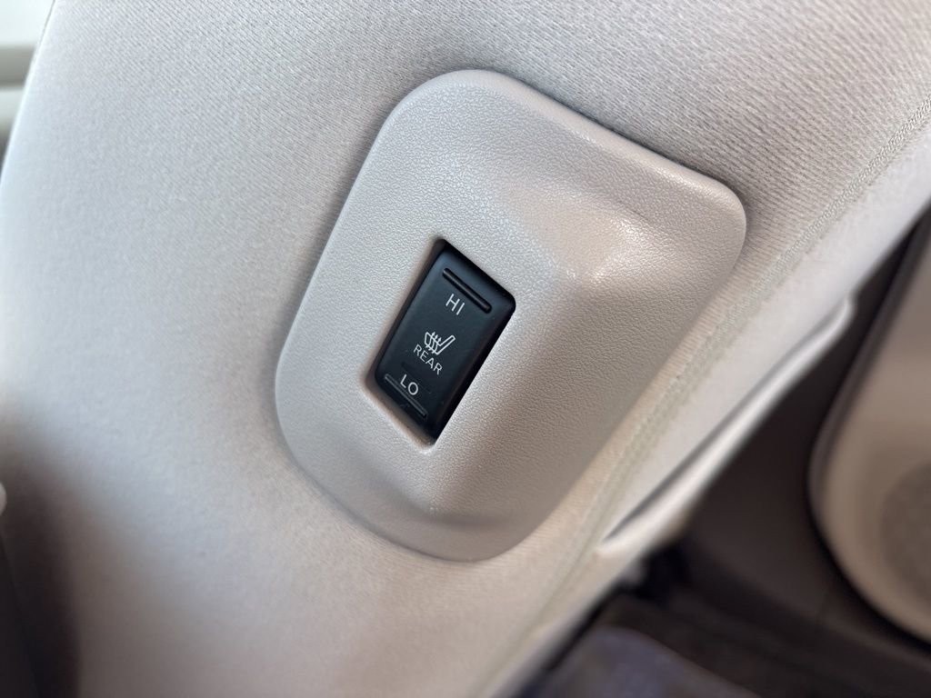 Used 2011 Nissan Leaf SL FWD image 25