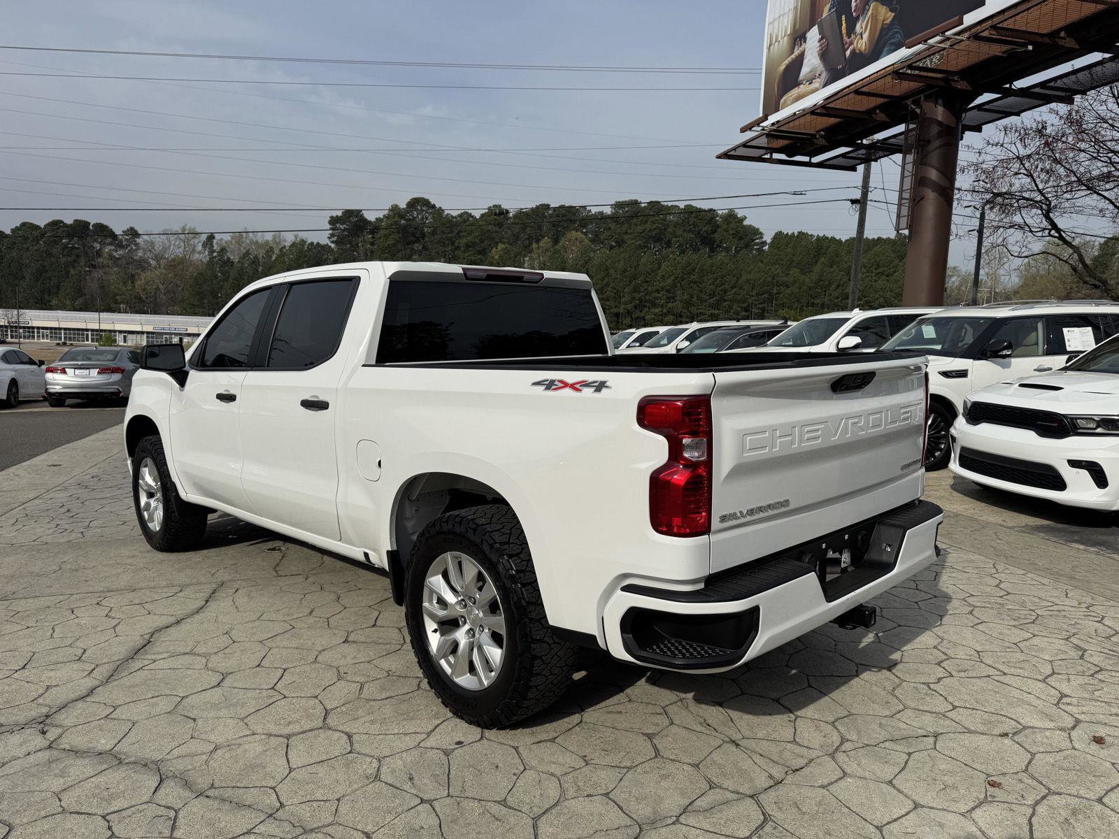 Used 2023 Chevrolet Silverado 1500 Custom image 11