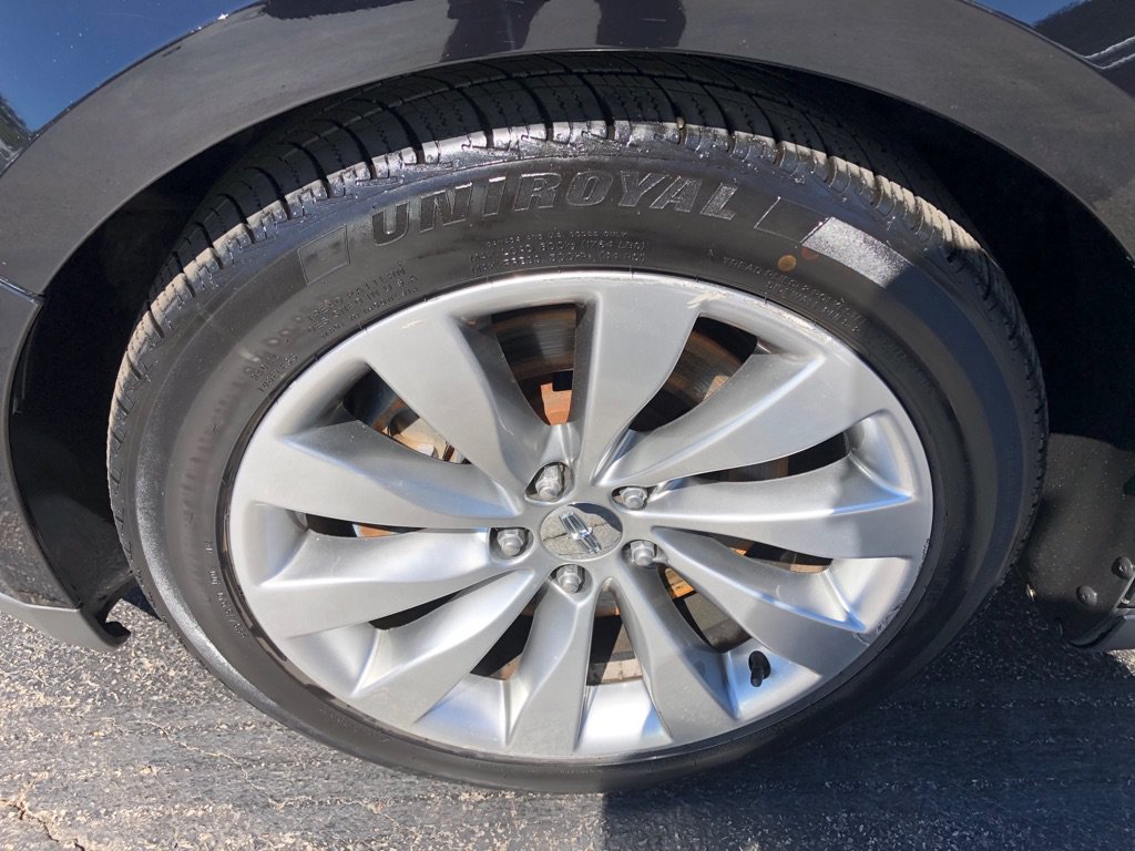 Used 2016 Lincoln MKS AWD image 10