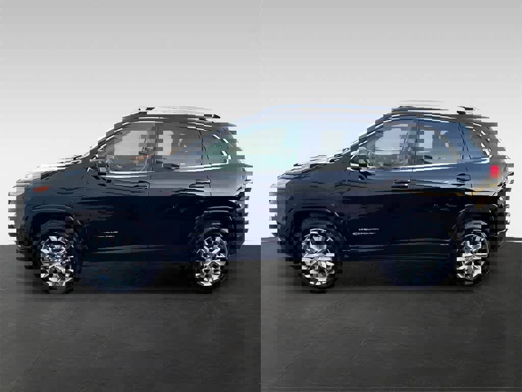 Used 2018 Jeep Cherokee Limited w/ Technology Group image 3