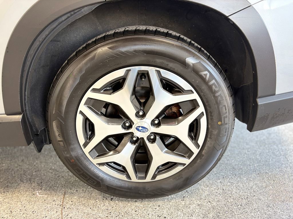 Used 2020 Subaru Forester Premium AWD/4WD image 25