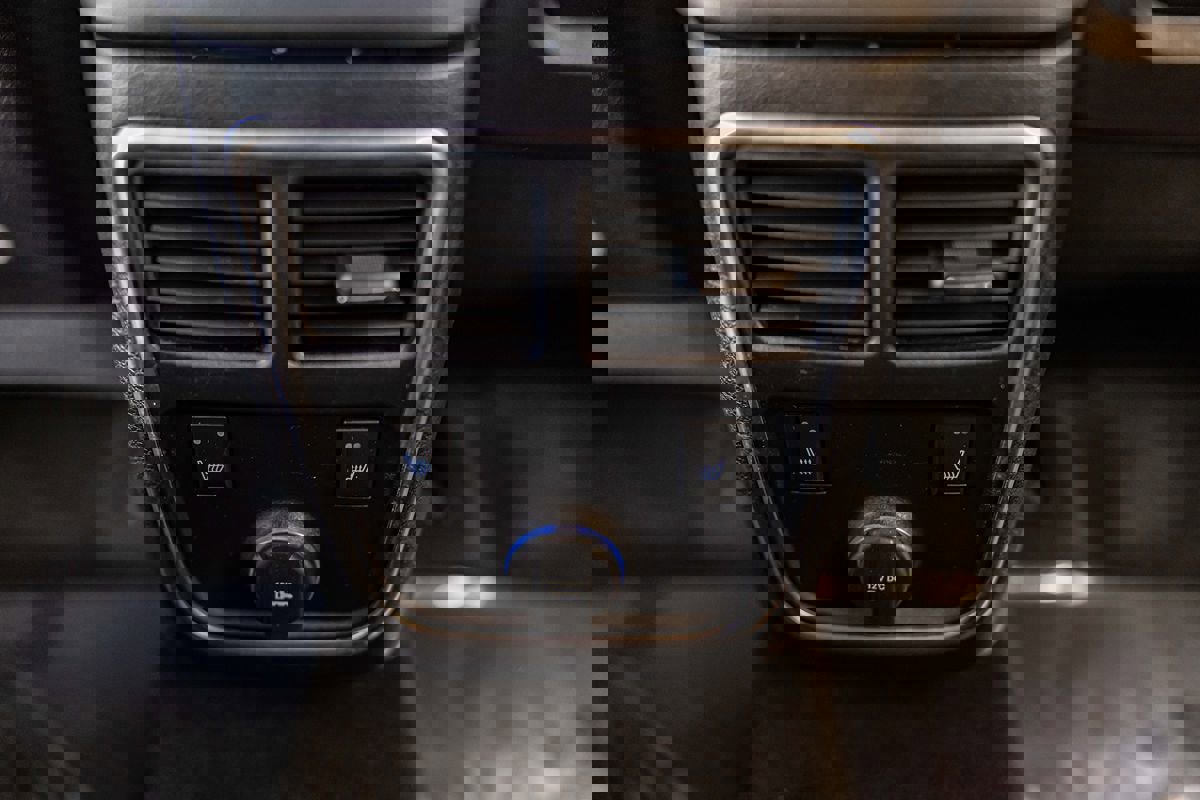 Used 2012 Chrysler 300 C w/ 19-Premium Speaker Group AWD/4WD image 35