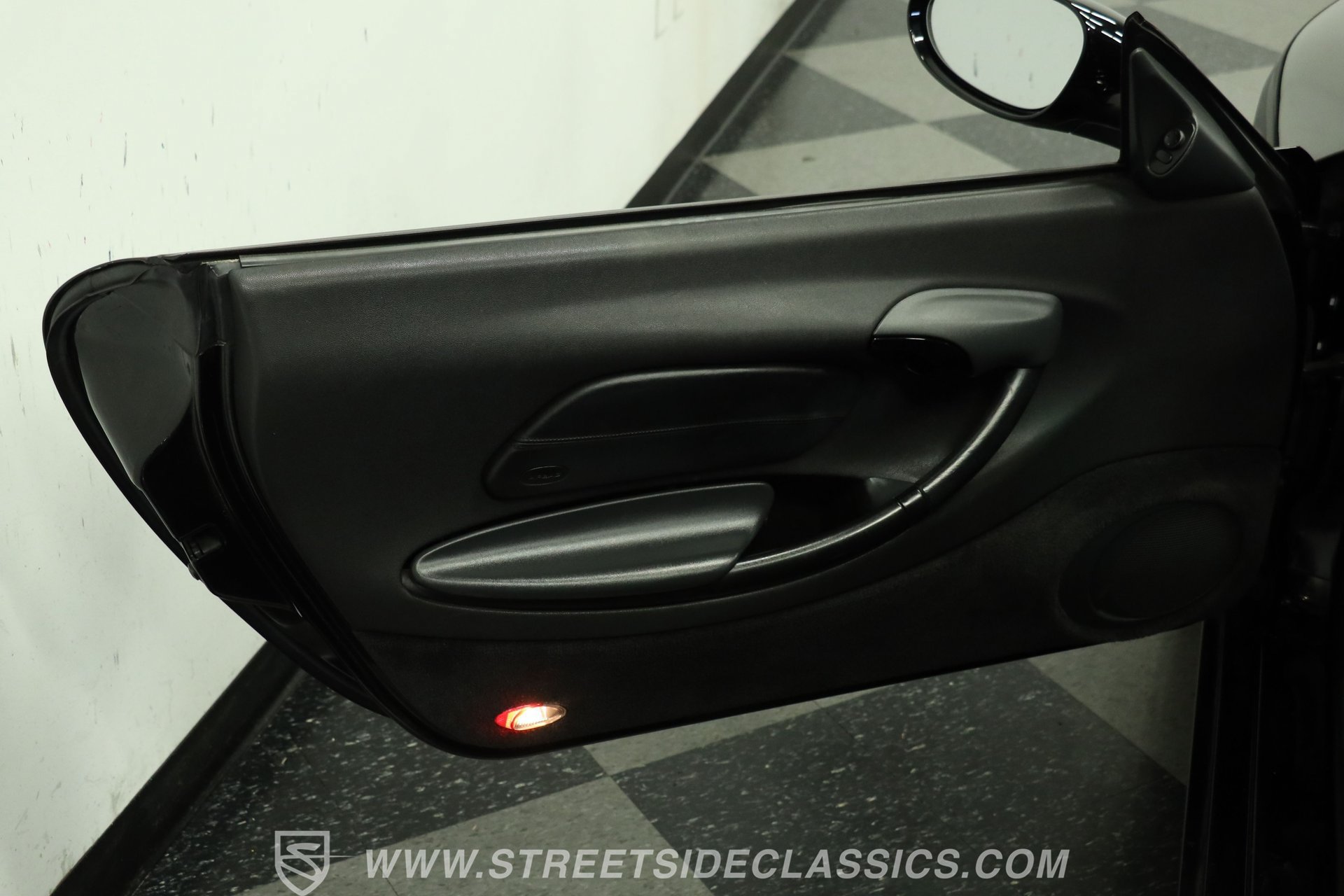 Used 1999 Porsche Boxster RWD image 34