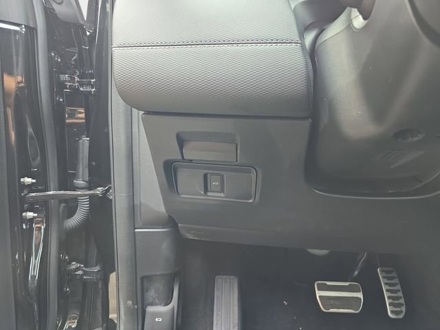 Used 2024 Land Rover Discovery Sport Dynamic SE image 26