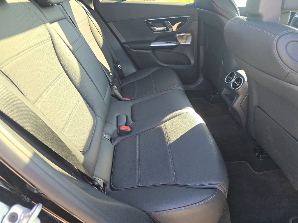 Used 2026 Mercedes-Benz GLC 300 4MATIC image 22