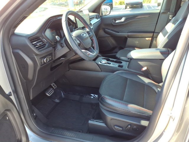 Used 2024 Ford Escape ST-Line w/ Tech Pack #1 AWD/4WD image 15