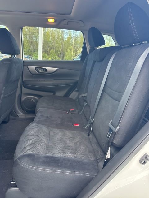 Used 2015 Nissan Rogue SV w/ SV Premium Package AWD/4WD image 10