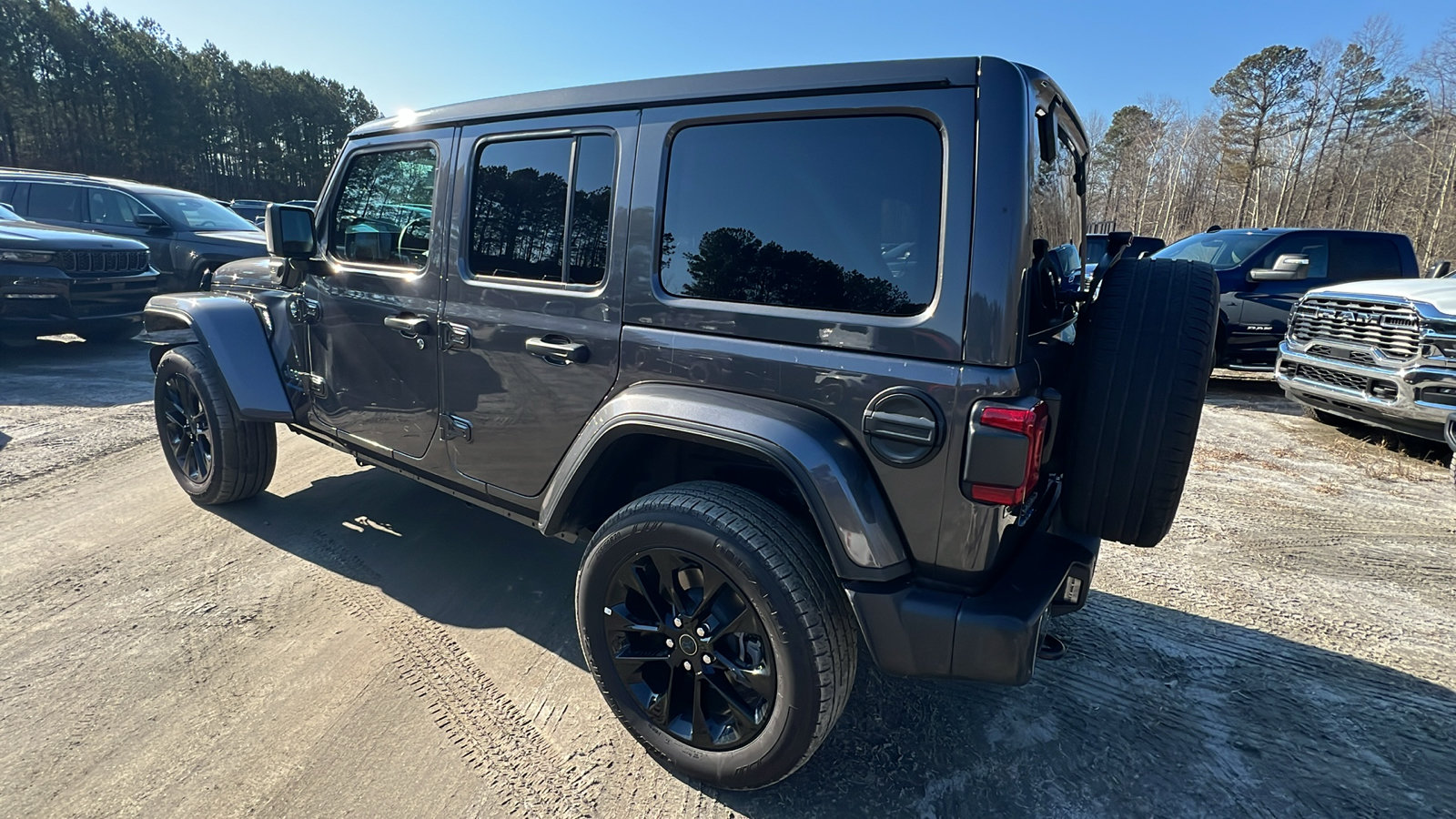 Used 2025 Jeep Wrangler Sahara 4xe w/ Safety Group AWD/4WD image 10