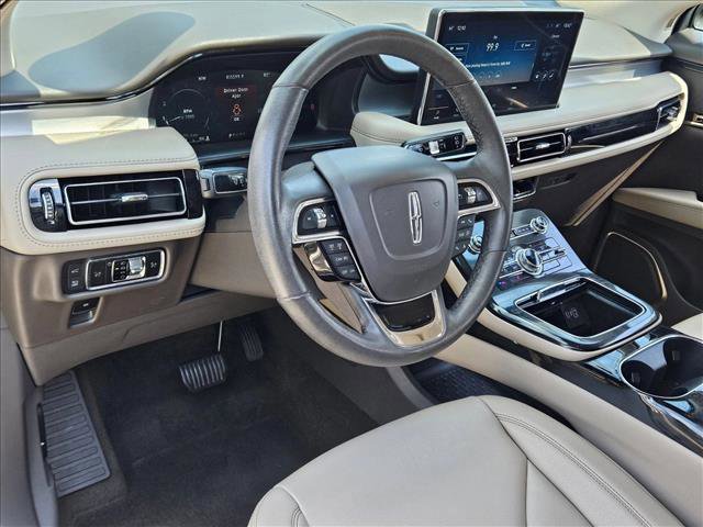 Used 2023 Lincoln Nautilus FWD image 10