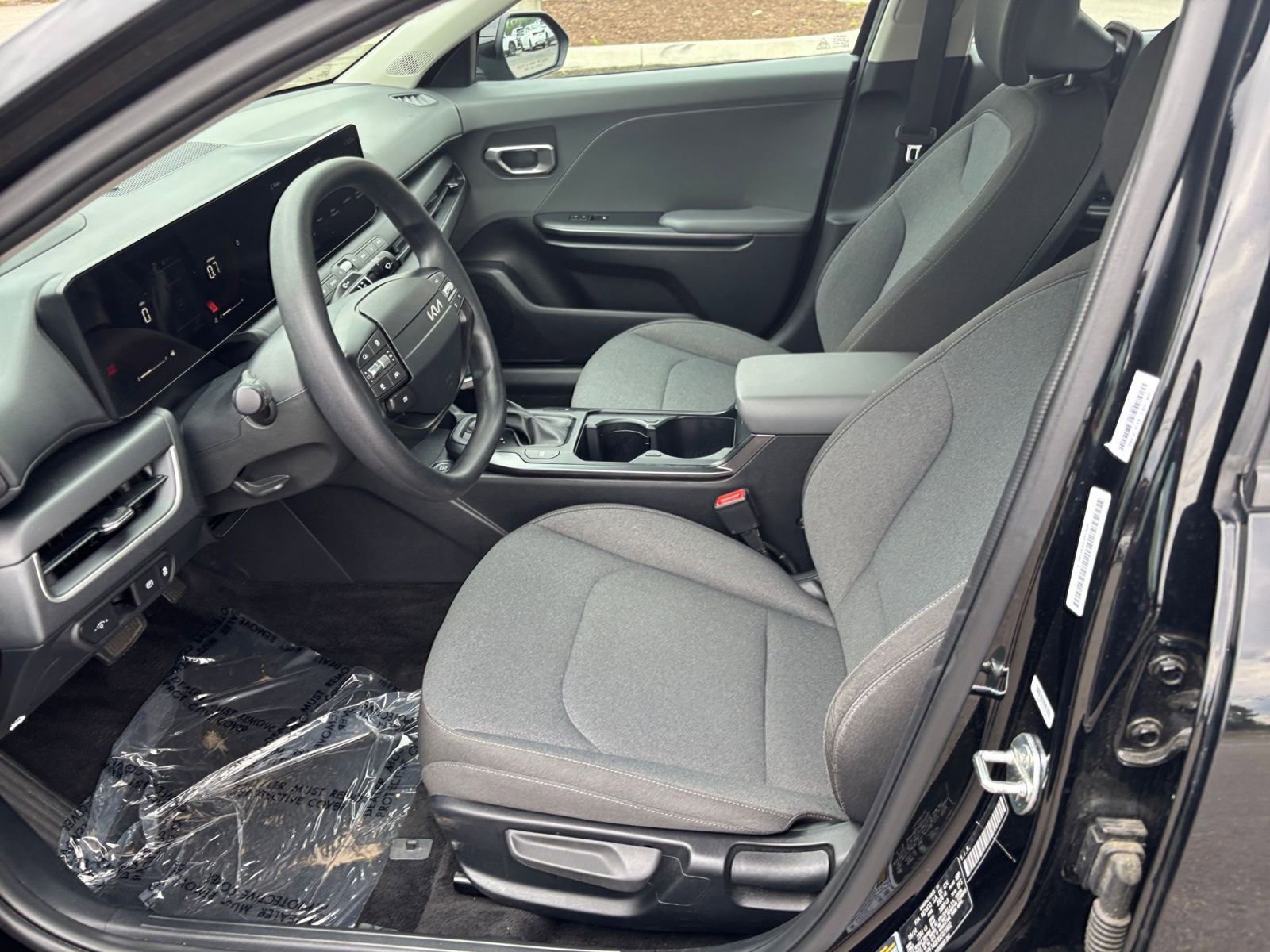 Used 2025 Kia K4 FWD image 27