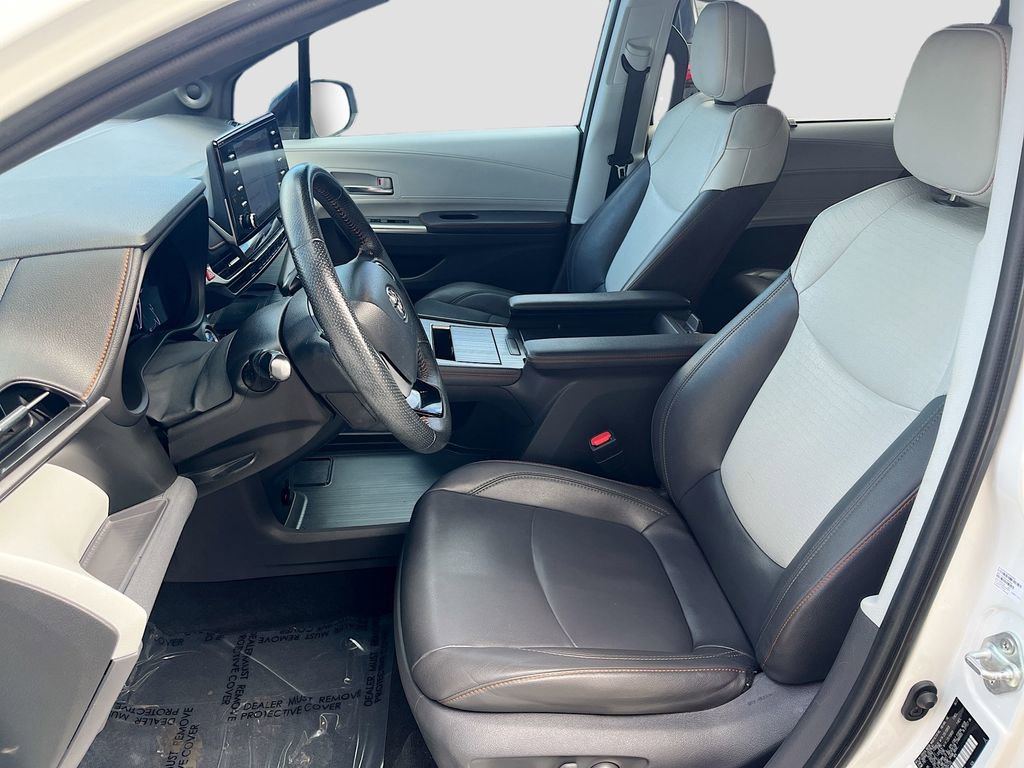Used 2021 Toyota Sienna XSE w/ XSE Plus Package image 22