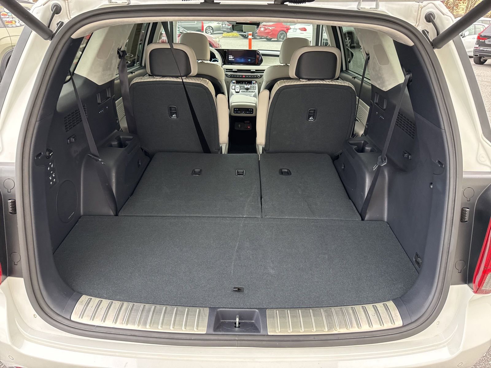 Used 2025 Hyundai Palisade Calligraphy image 12