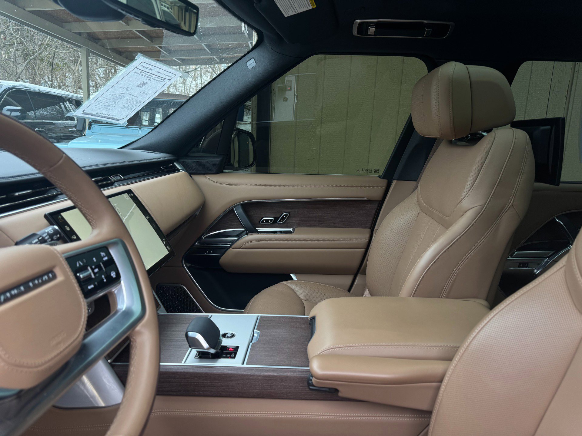 Used 2024 Land Rover Range Rover Long Wheelbase Autobiography image 19