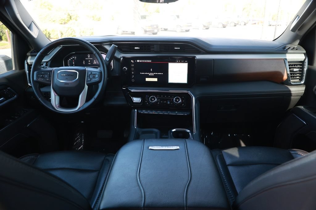Used 2025 GMC Sierra 3500 Denali w/ Denali Reserve Package AWD/4WD image 30