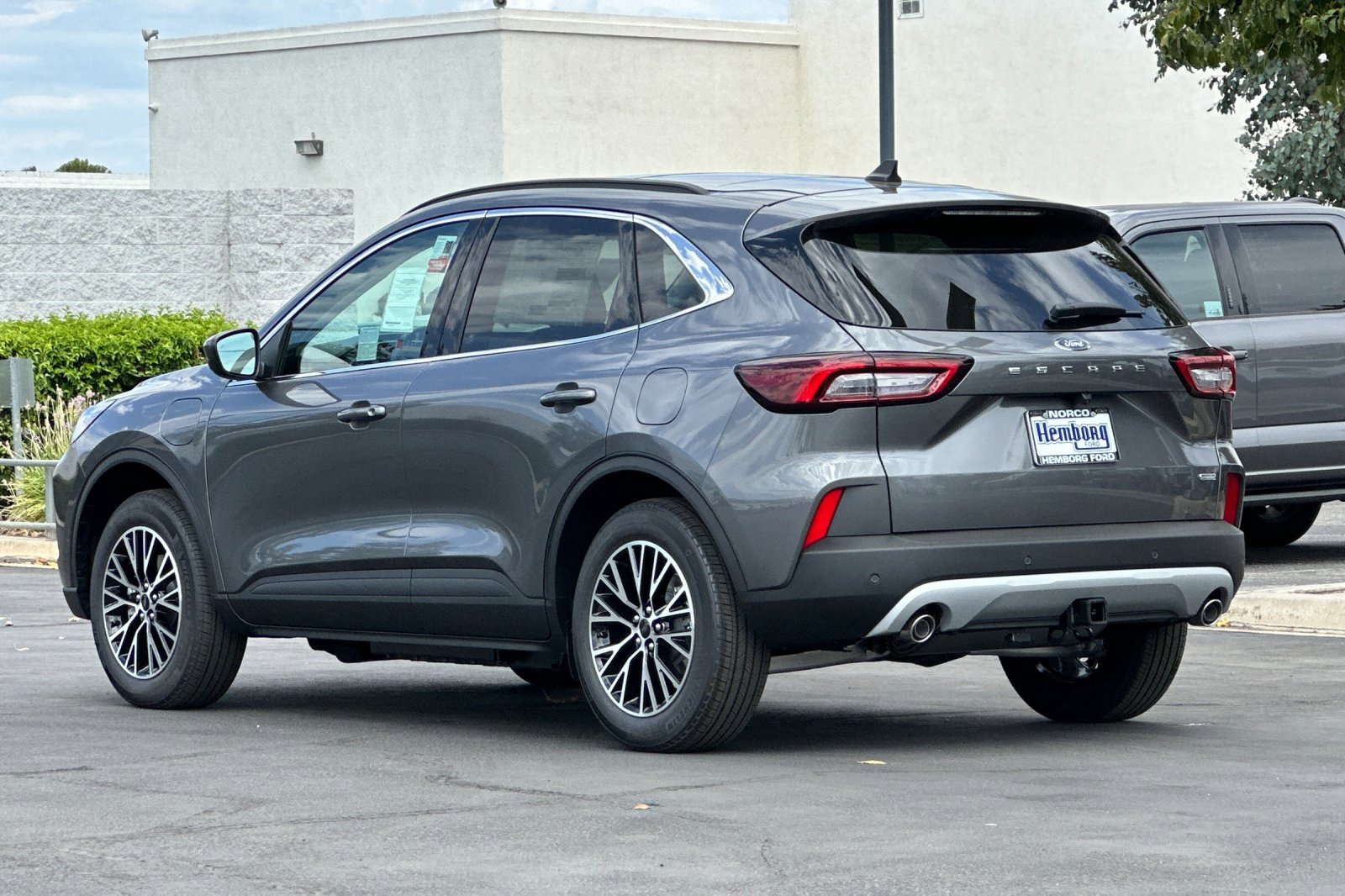 New 2025 Ford Escape SE w/ Class II Trailer Tow Package image 6