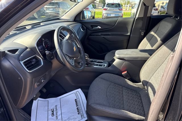 Used 2023 Chevrolet Equinox LT w/ Driver Convenience Package FWD image 9