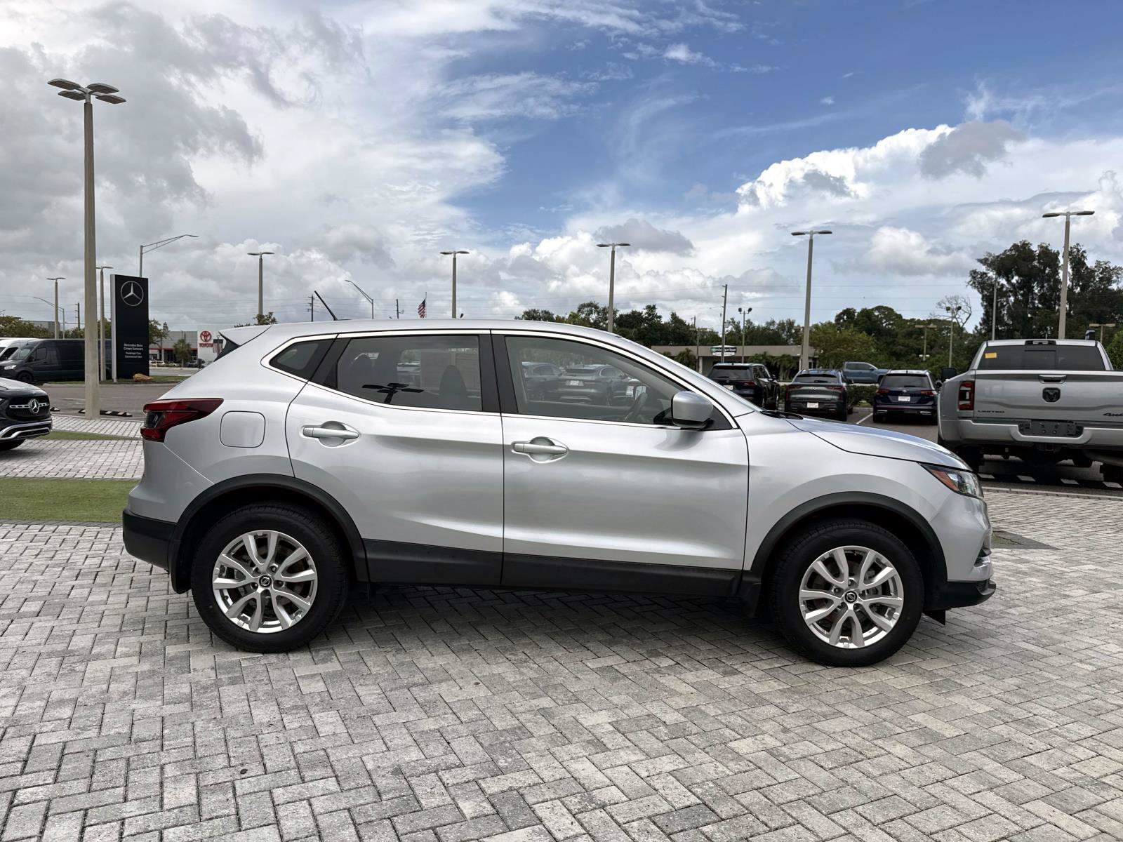Used 2022 Nissan Rogue Sport S FWD image 6