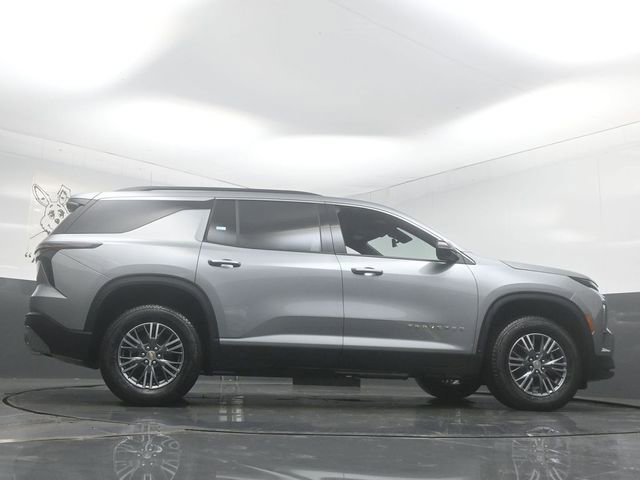 New 2026 Chevrolet Traverse LT w/ Driver Confidence Package AWD/4WD image 32