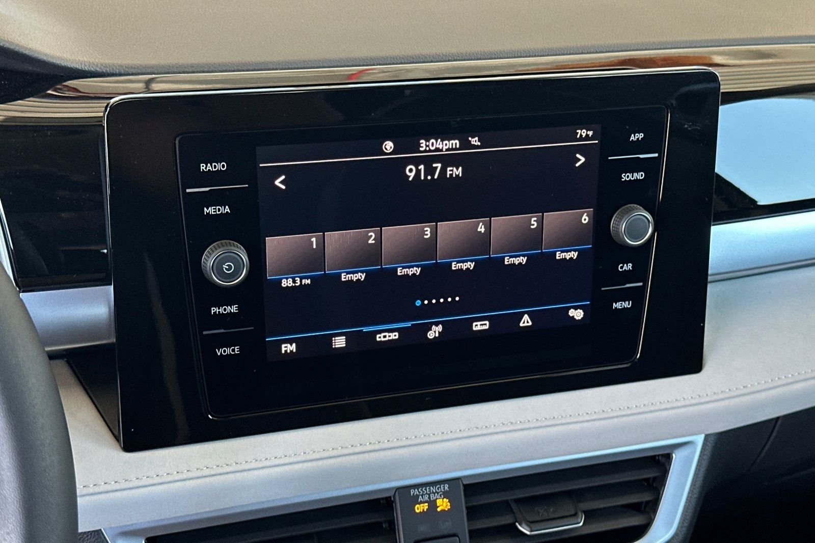 New 2026 Volkswagen Taos SE FWD image 18