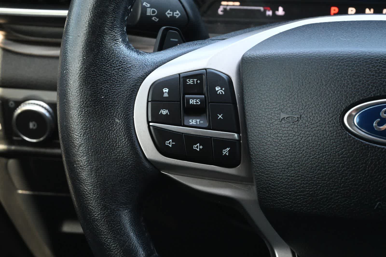 Used 2021 Ford Explorer Limited w/ Hybrid Equipment Group 310A AWD/4WD image 9