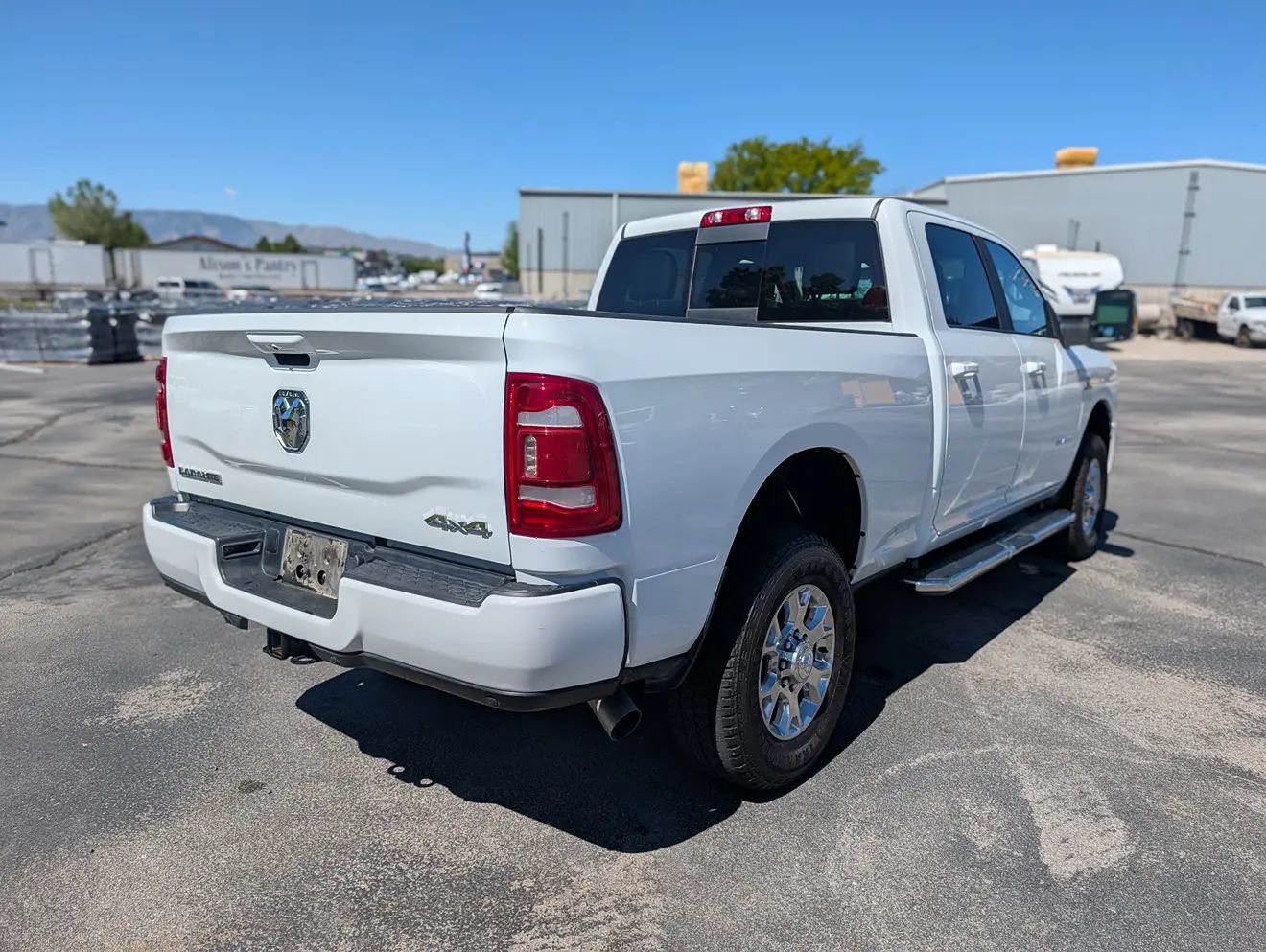 Used 2024 RAM 2500 Laramie AWD/4WD image 5