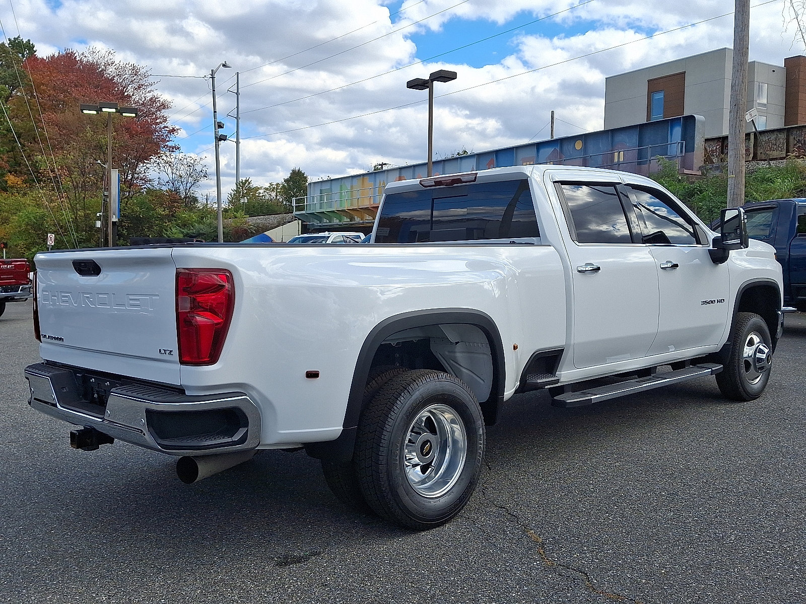 Certified 2023 Chevrolet Silverado 3500 LTZ w/ LTZ Plus Package image 6