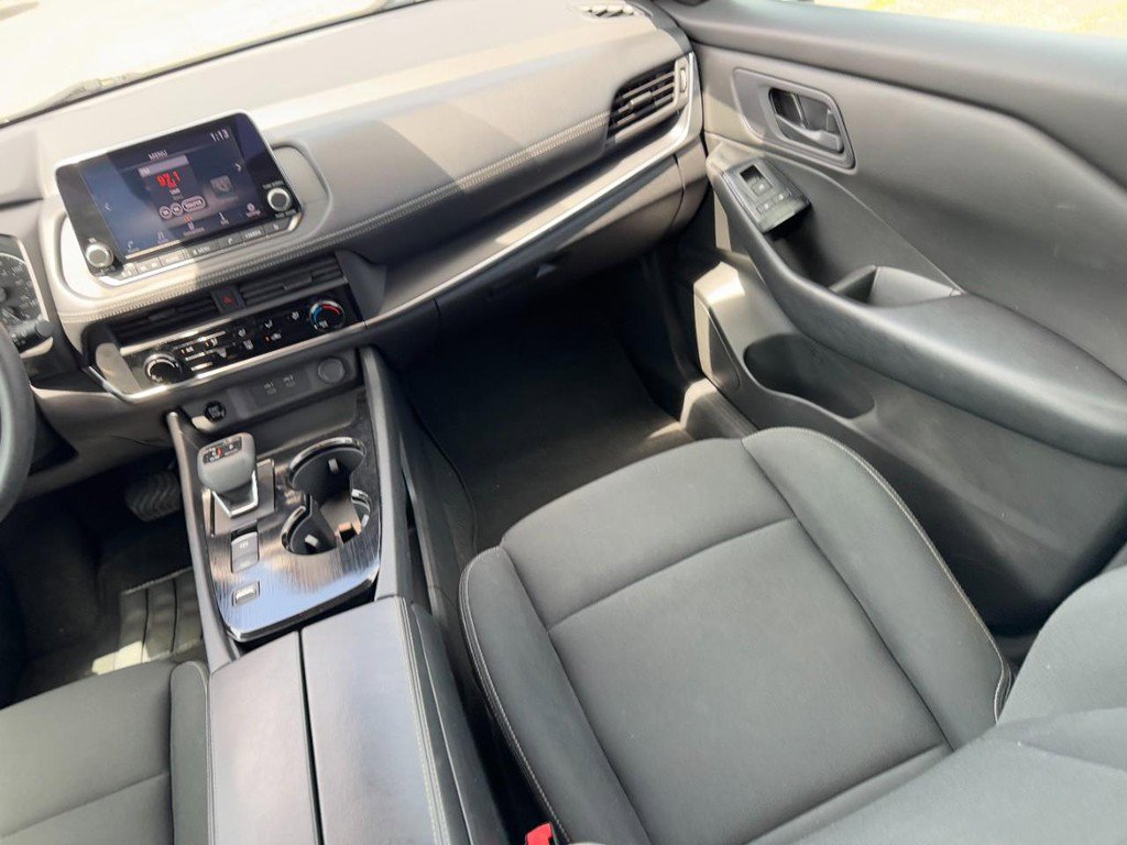 Used 2024 Nissan Rogue S FWD image 17