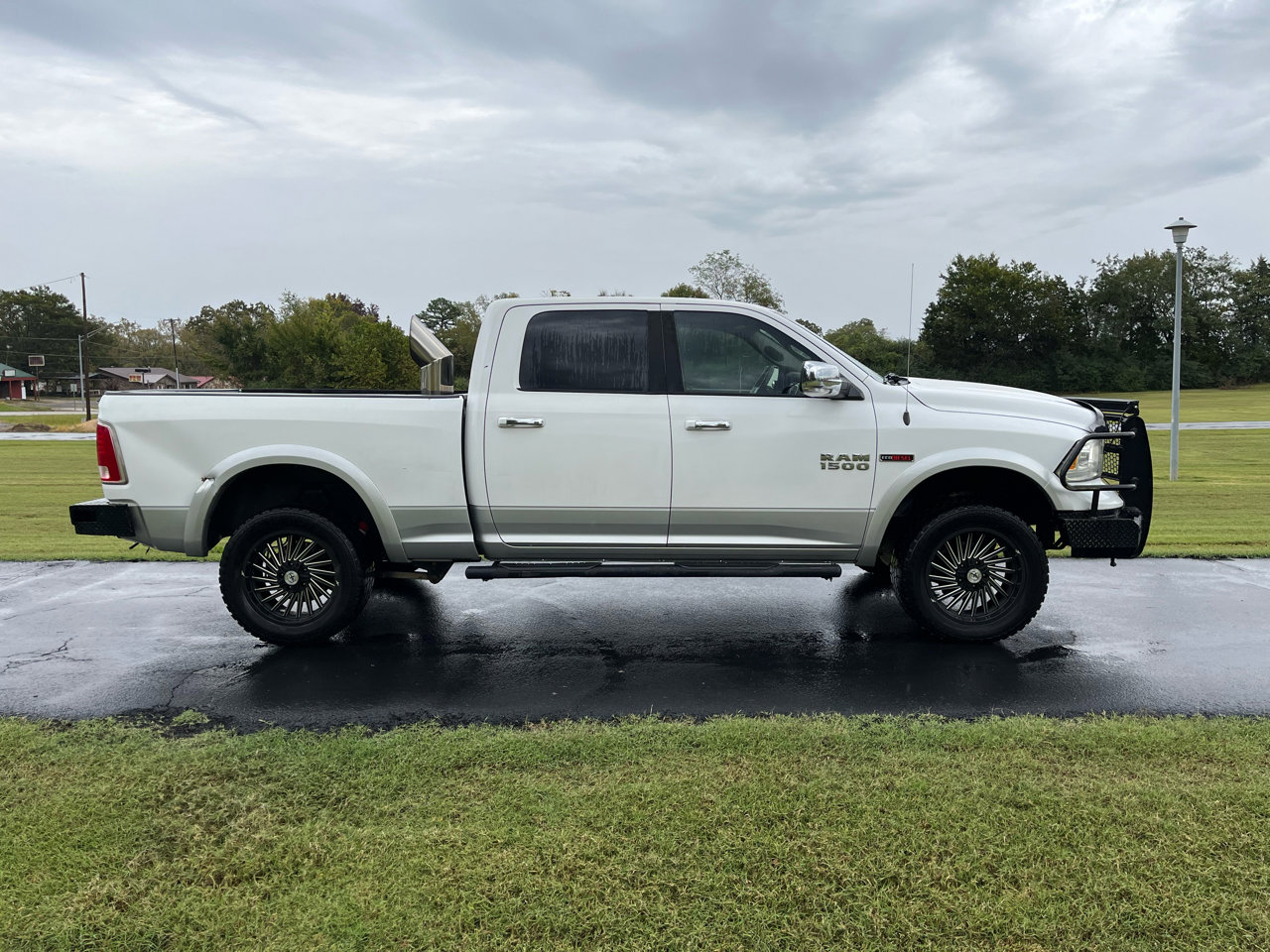Used 2014 RAM 1500 Laramie w/ Convenience Group