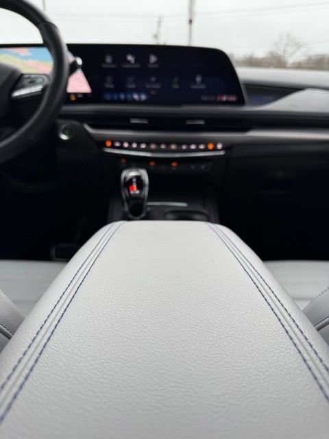 Used 2024 Cadillac XT4 Sport image 29