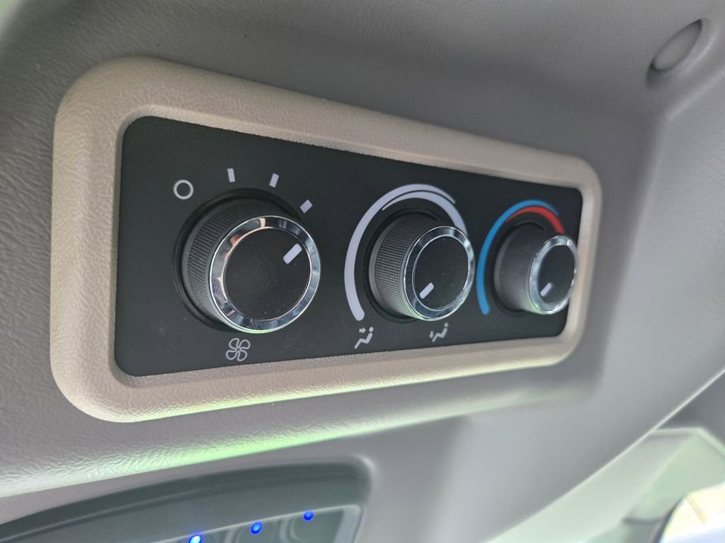 Used 2019 Chevrolet Express 2500 w/ Enhanced Convenience Package image 24