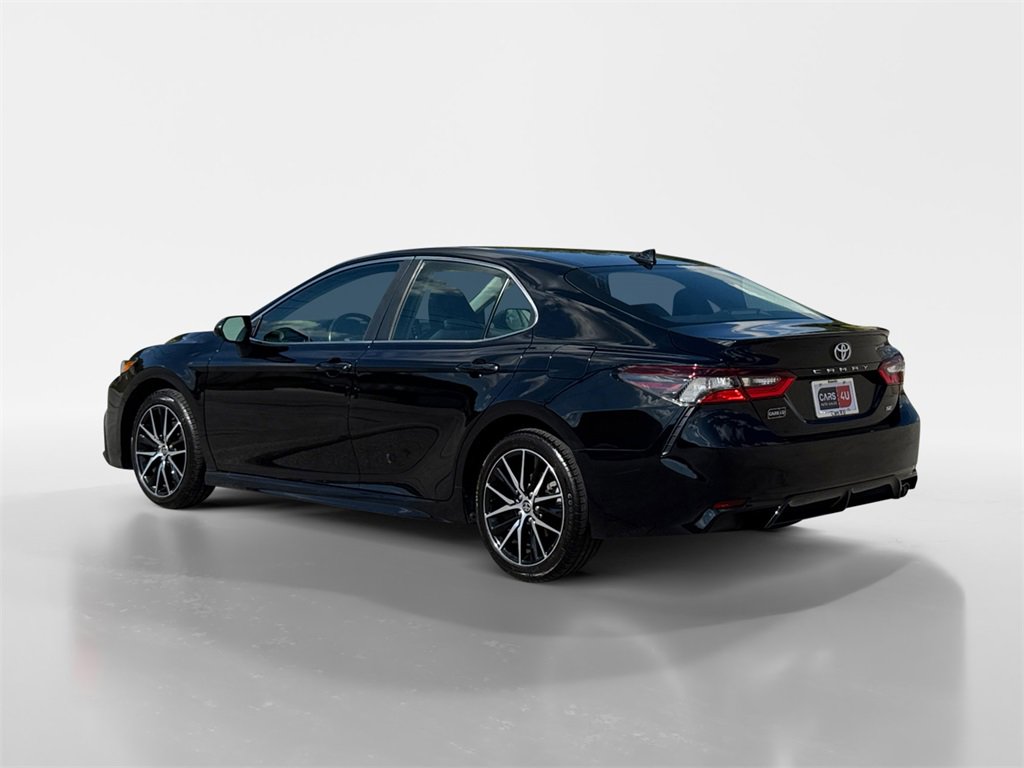 Used 2021 Toyota Camry SE image 5