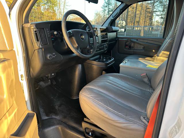Used 2015 Chevrolet Express 2500 RWD image 24