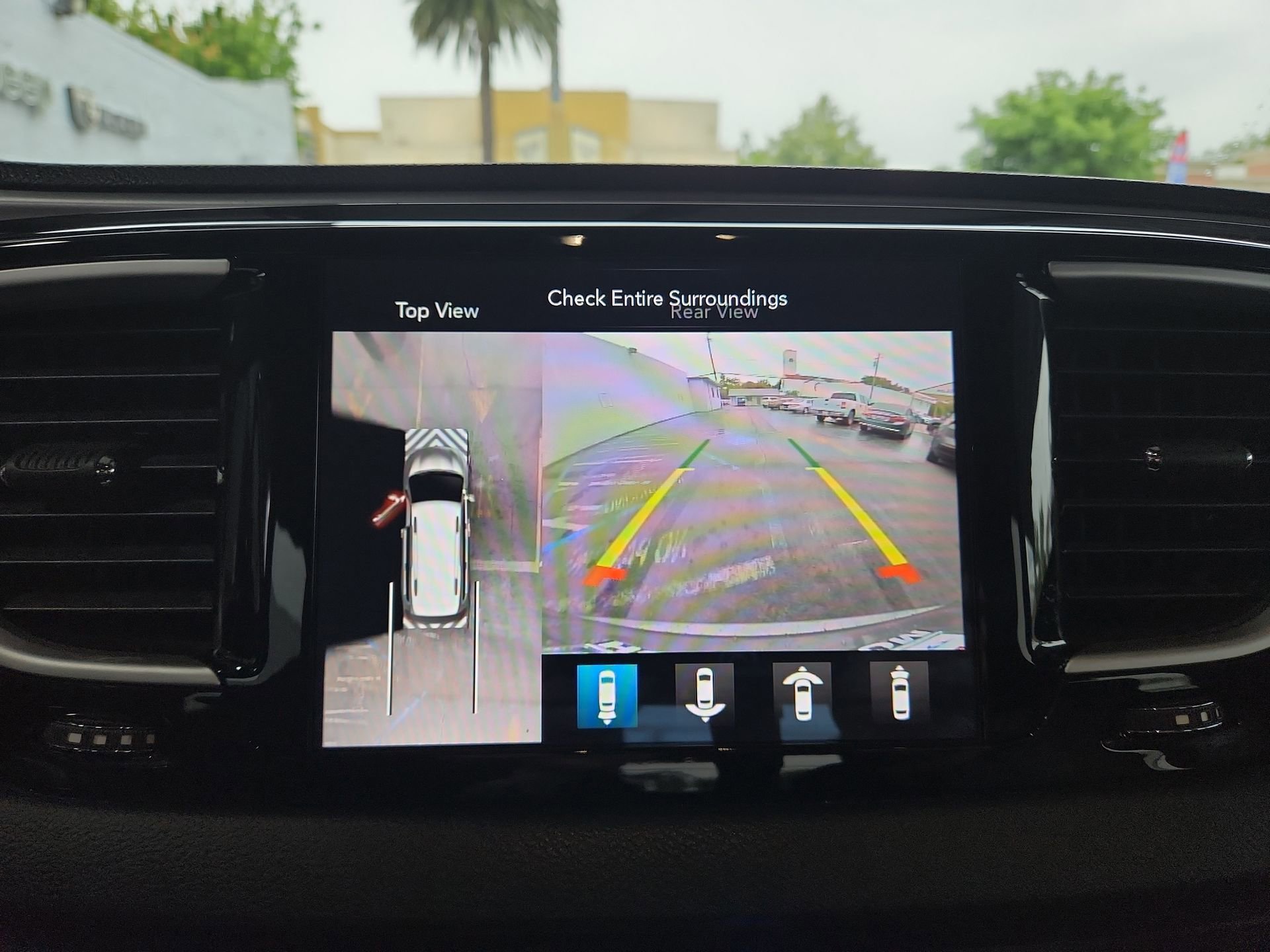 Certified 2020 Chrysler Pacifica Touring-L w/ Advanced Safetytec Group AWD/4WD image 23